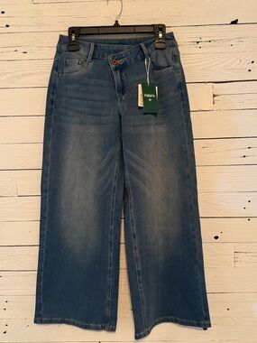 HALARA Wide-Leg Jeans in Denim Blue